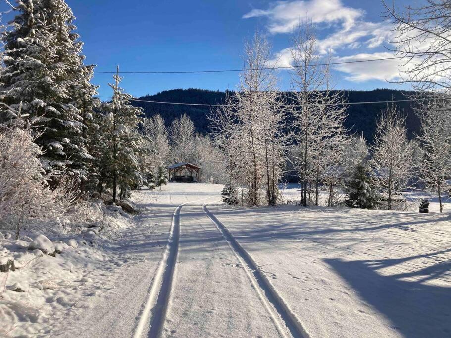 Villa Authentic Lofted Log Cabin With Hot Tub Kelowna Exterior foto